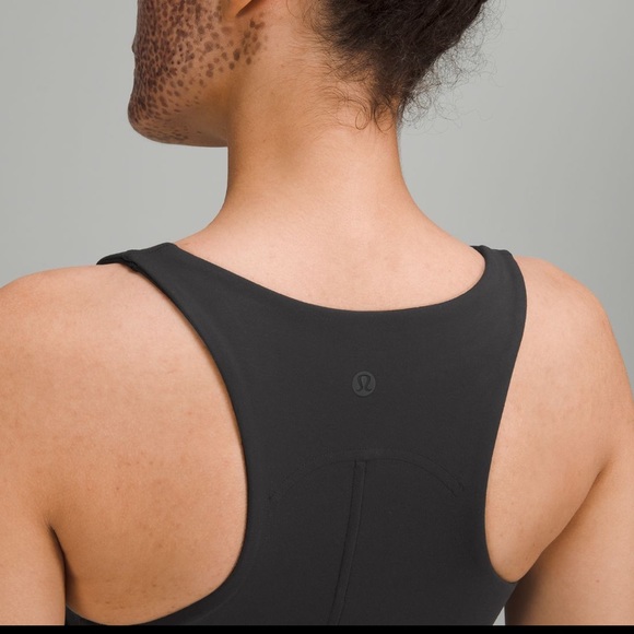 InStill Tank Top with hidden bra, racer back BNWT SOLD OUT EXCELLENT TOP🔥🔥🔥🔥 - Picture 4 of 4